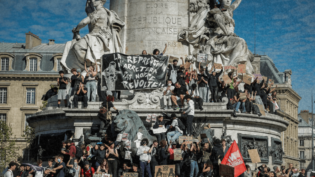 France’s School Revolt Became a National Movement: Public Services, Prices and Police